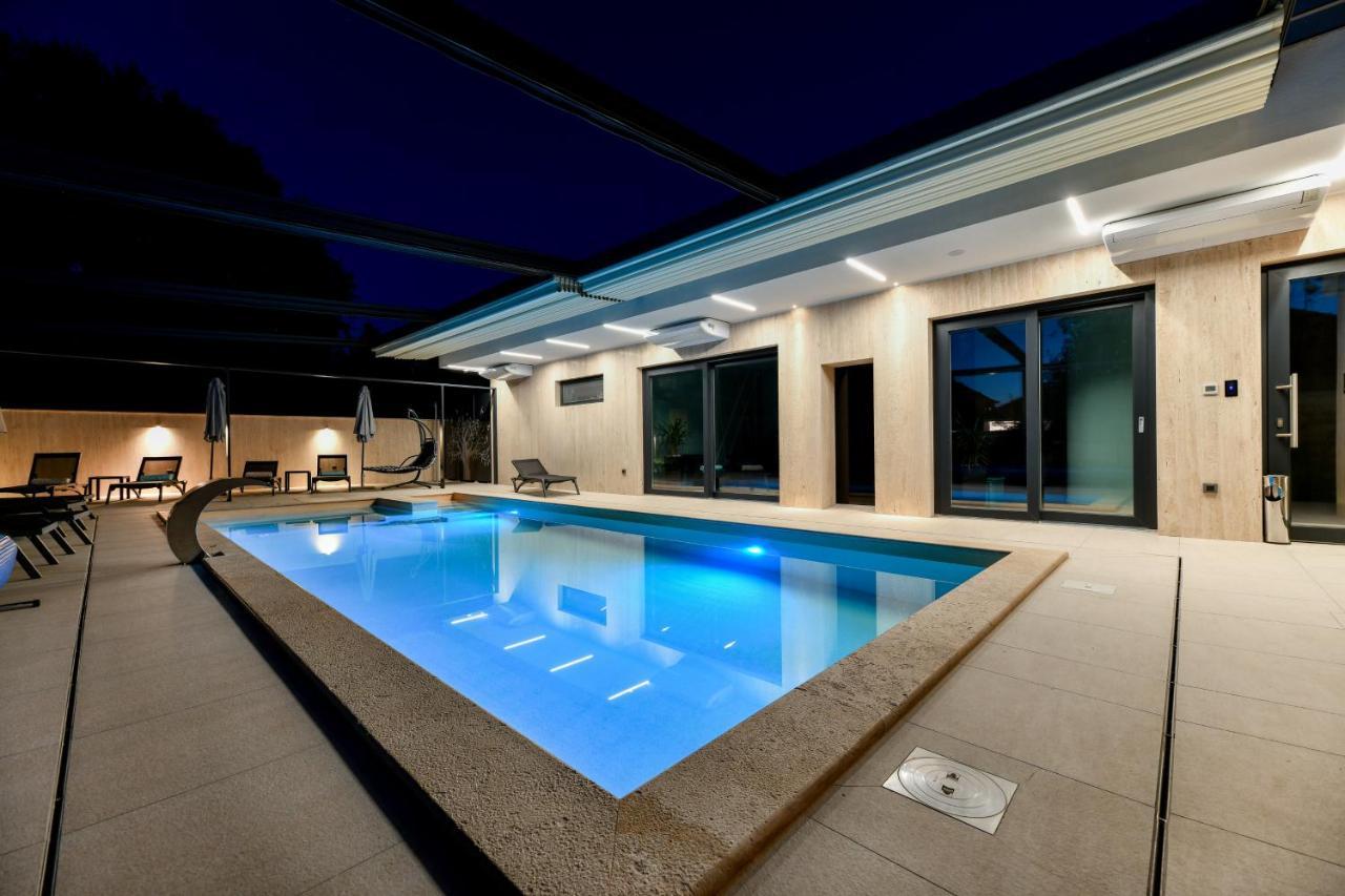 Crowonder Apartments & Rooms Oaza With Heated Swimming Pool And Sauna Turanj Exterior photo